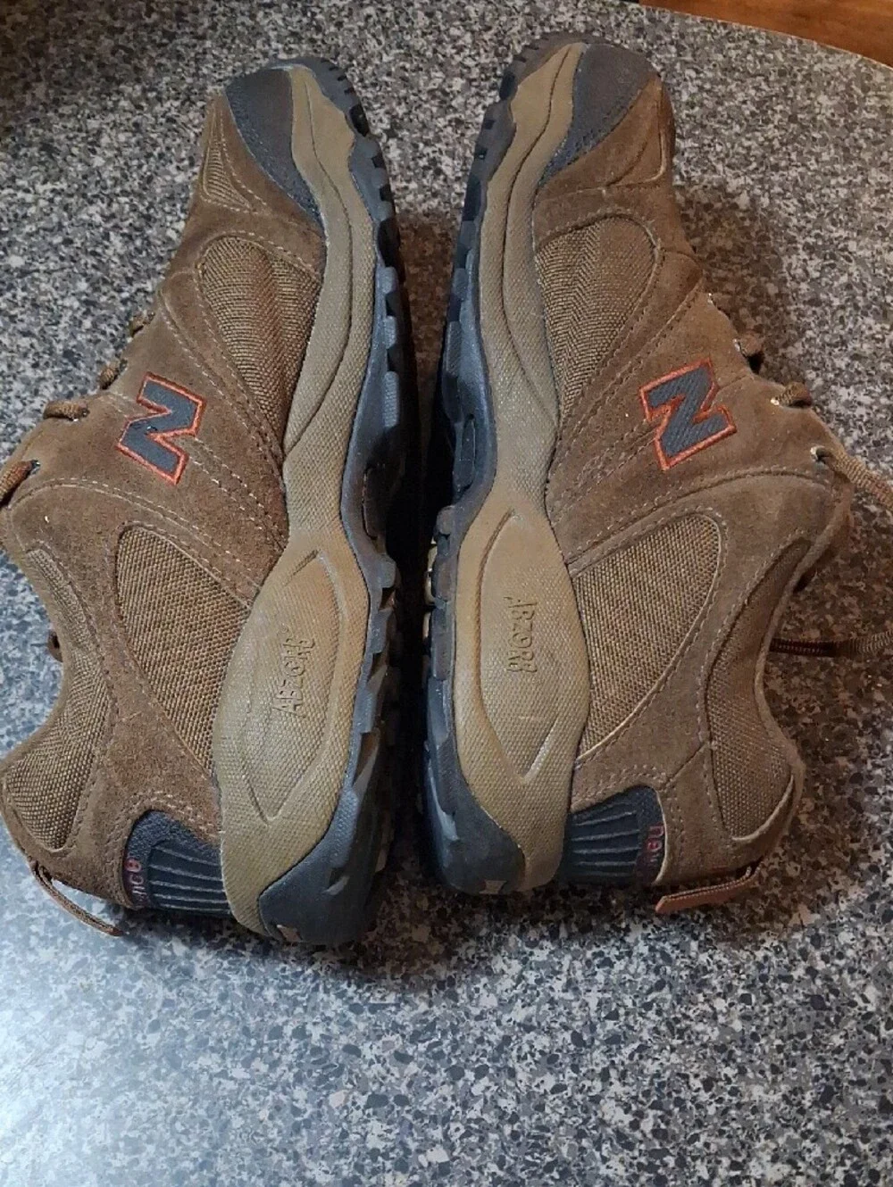 New Balance Men's Brown Suede And Canvas Trail Sneakers Size 10.5